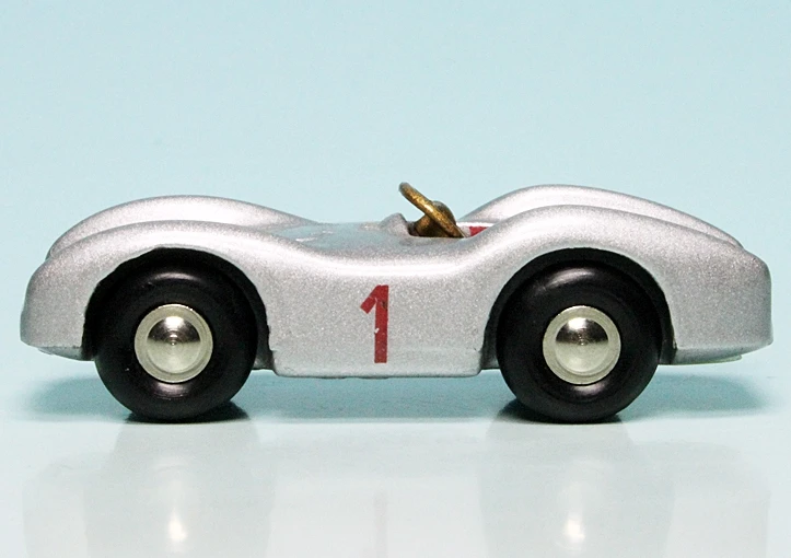 Schuco Piccolo Mercedes Benz W196 Stromlinie Rennwagen Startnummer 1 4 Schuco Piccolo Mercedes Benz W196 Stromlinie Rennwagen Startnummer 1 – Bild 4
