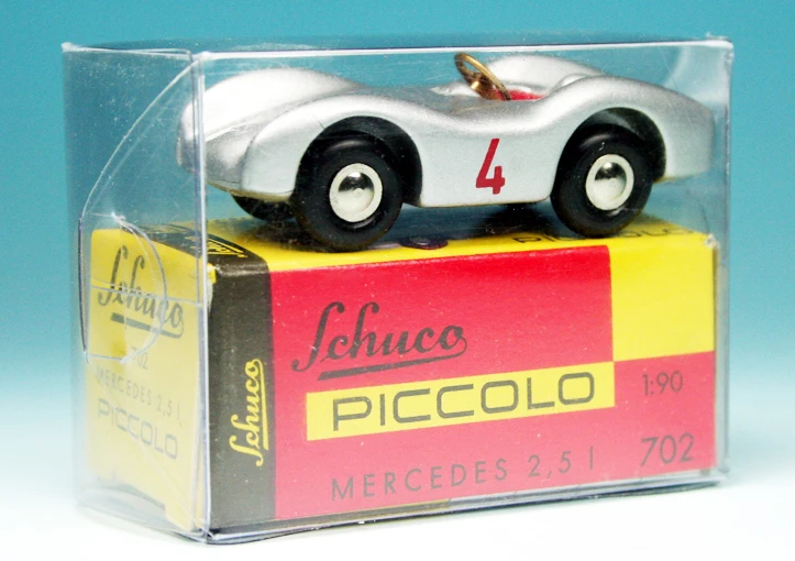 Schuco Piccolo Mercedes Benz W196 Stromlinie Rennwagen Startnummer 4 3 Schuco Piccolo Mercedes Benz W196 Stromlinie Rennwagen Startnummer 4 – Bild 3