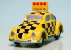 Schuco Piccolo VW Käfer Mit Dachschild "Follow Me" -Schuco 001268 Schuco Piccolo VW Kfer mit Dachschild Follow Me z35856613c261b3