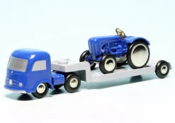 Schuco Piccolo Mercedes Benz LP911 Tieflader-Sattelzug Mit Porsche Diesel Junior K Traktor
