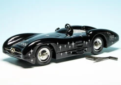 Schuco Mercedes Benz W196 Stromlinie / Schuco Studio III "Weihnachten 1999"