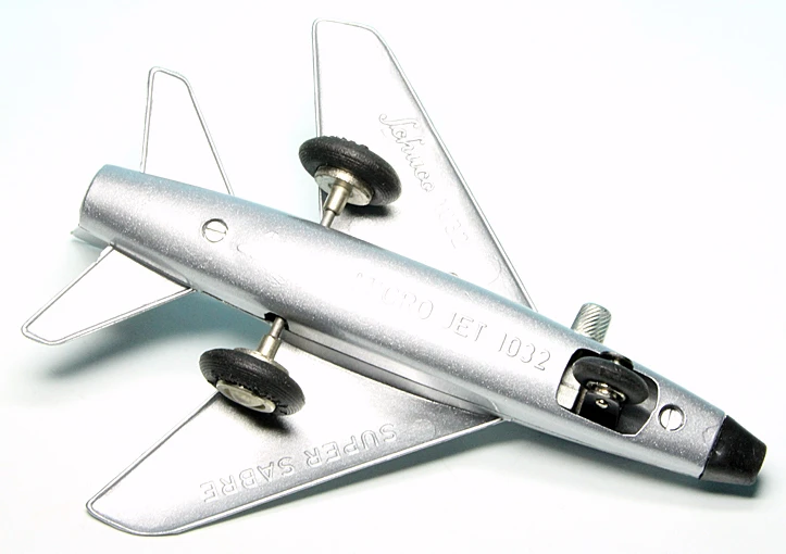 Schuco Micro Jet 1032 / Super Sabre BS F100 4 Schuco Micro Jet 1032 / Super Sabre BS F100 – Bild 4