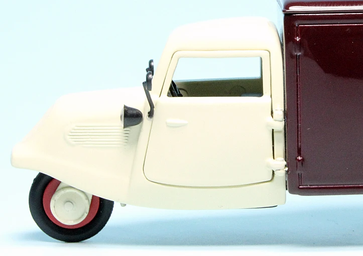 Schuco Tempo Hanseat Dreirad Mit Kofferaufbau 4 Schuco Tempo Hanseat Dreirad Mit Kofferaufbau – Bild 4