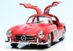 Schuco Mercedes Benz 300SL Flügeltürer 9 Schuco Mercedes Benz 300SL Flügeltürer -Schuco 002451 schuco mercedes benz 300sl fluegeltuerer 2