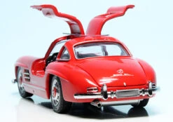 Schuco Mercedes Benz 300SL Flügeltürer 12 Schuco Mercedes Benz 300SL Flügeltürer -Schuco 002451 schuco mercedes benz 300sl fluegeltuerer 5