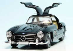 Schuco Mercedes Benz 300SL Flügeltürer 9 Schuco Mercedes Benz 300SL Flügeltürer -Schuco 002453 schuco mercedes benz 300sl fluegeltuerer 2