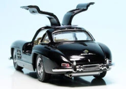 Schuco Mercedes Benz 300SL Flügeltürer 12 Schuco Mercedes Benz 300SL Flügeltürer -Schuco 002453 schuco mercedes benz 300sl fluegeltuerer 5