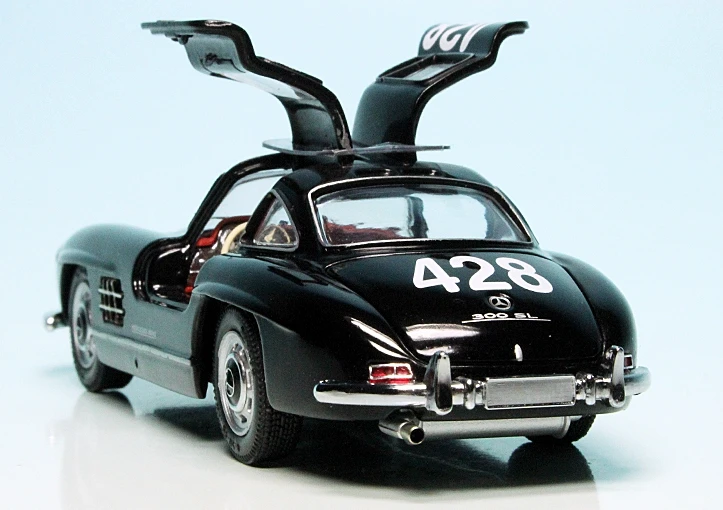 Schuco Mercedes Benz 300SL Coupé "Mille Miglia 1955" 6 Schuco Mercedes Benz 300SL Coupé "Mille Miglia 1955" – Bild 6