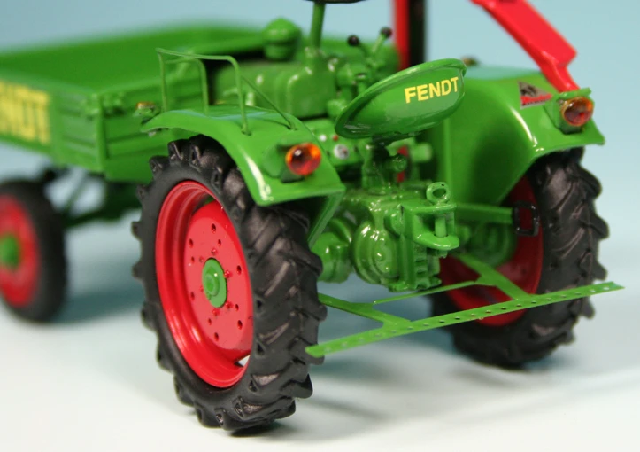 Schuco Fendt Geräteträger Mit Mähbalken 5 Schuco Fendt Geräteträger Mit Mähbalken – Bild 5