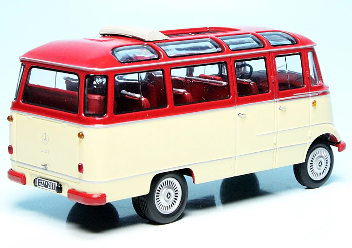 Schuco Mercedes Benz O 319 D Kleinbus 2 Schuco Mercedes Benz O 319 D Kleinbus – Bild 2