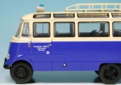 Schuco Mercedes Benz O 319 D Kleinbus "Technisches Hilfswerk THW Nürnberg" 9 Schuco Mercedes Benz O 319 D Kleinbus "Technisches Hilfswerk THW Nürnberg" -Schuco 002813 schuco mercedes benz o 319 d kleinbus technisches hilfswerk thw nuernberg 3