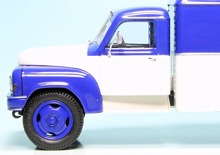 Schuco Hanomag L28 Mit Kofferaufbau "Nivea" 4 Schuco Hanomag L28 Mit Kofferaufbau "Nivea" – Bild 4