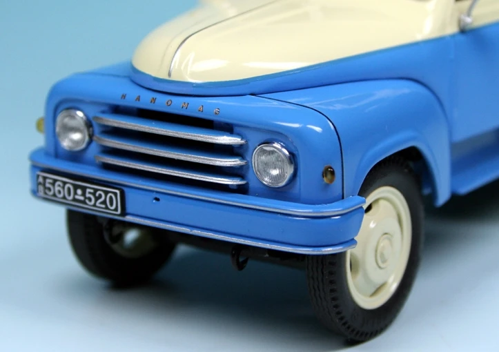 Schuco Hanomag L28 Mit Kofferaufbau "Quelle" 3 Schuco Hanomag L28 Mit Kofferaufbau "Quelle" – Bild 3