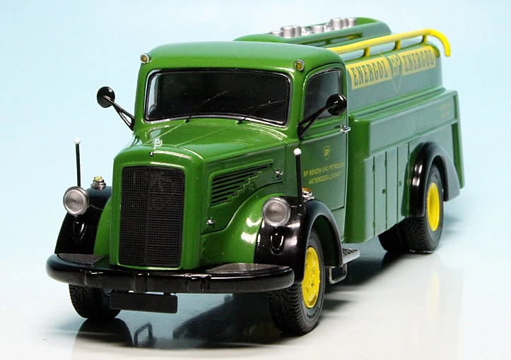 Schuco Mercedes Benz L6600 Tankwagen "BP Energol" 3 Schuco Mercedes Benz L6600 Tankwagen "BP Energol" – Bild 3
