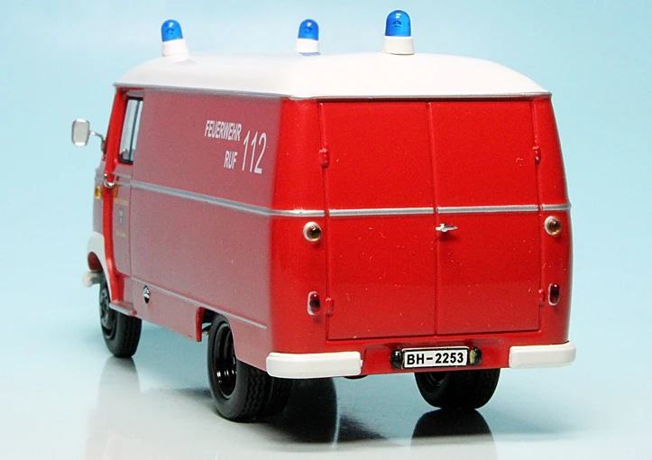Schuco Mercedes Benz L 319 D Kastenwagen "Freiwillige Feuerwehr Bühl/Baden" 6 Schuco Mercedes Benz L 319 D Kastenwagen "Freiwillige Feuerwehr Bühl/Baden" – Bild 6