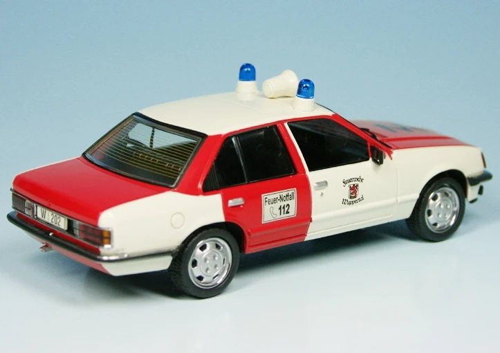 Schuco Opel Rekord E Limousine "Einsatzleitwagen Feuerwehr Wuppertal" 2 Schuco Opel Rekord E Limousine "Einsatzleitwagen Feuerwehr Wuppertal" – Bild 2