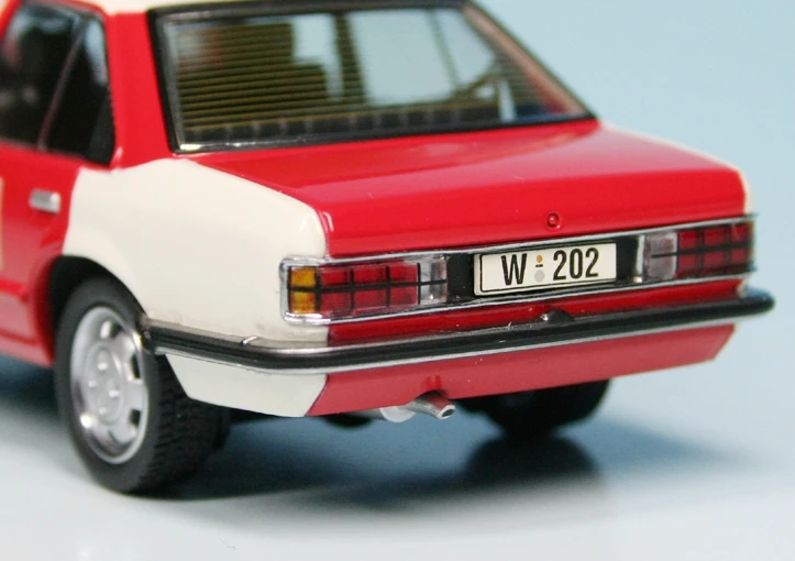 Schuco Opel Rekord E Limousine "Einsatzleitwagen Feuerwehr Wuppertal" 6 Schuco Opel Rekord E Limousine "Einsatzleitwagen Feuerwehr Wuppertal" – Bild 6