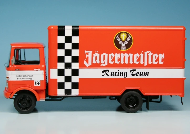 Schuco Mercedes Benz LP608 Koffer-LKW "Jägermeister Racing Team" 5 Schuco Mercedes Benz LP608 Koffer-LKW "Jägermeister Racing Team" – Bild 5