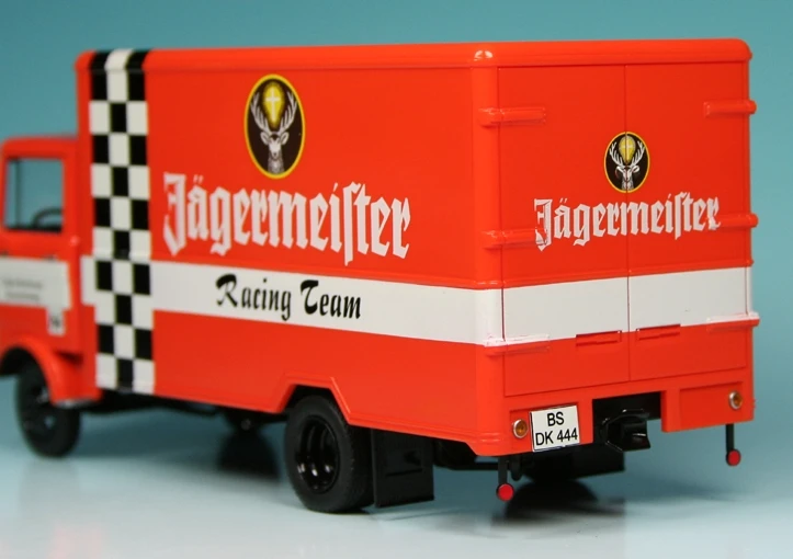 Schuco Mercedes Benz LP608 Koffer-LKW "Jägermeister Racing Team" 6 Schuco Mercedes Benz LP608 Koffer-LKW "Jägermeister Racing Team" – Bild 6