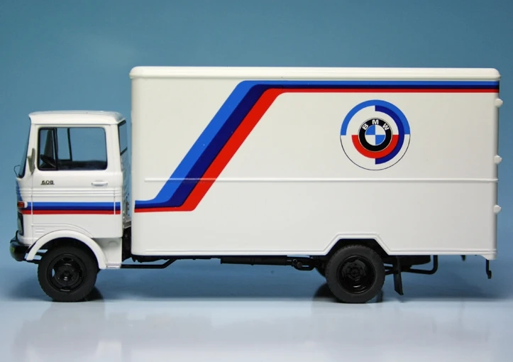Schuco Mercedes Benz LP608 Koffer-LKW "BMW Motorsport" 5 Schuco Mercedes Benz LP608 Koffer-LKW "BMW Motorsport" – Bild 5