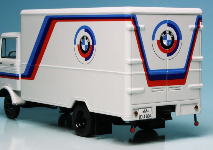 Schuco Mercedes Benz LP608 Koffer-LKW "BMW Motorsport" 6 Schuco Mercedes Benz LP608 Koffer-LKW "BMW Motorsport" – Bild 6