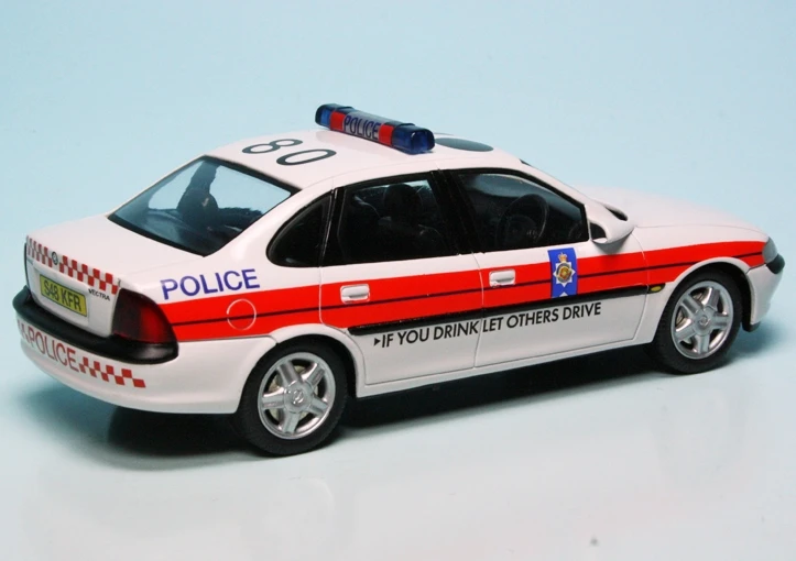 Schuco Vauxhall Vectra B Stufenheck (1995) (Opel) "Police Lancashire" 2 Schuco Vauxhall Vectra B Stufenheck (1995) (Opel) "Police Lancashire" – Bild 2