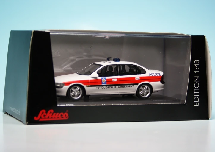 Schuco Vauxhall Vectra B Stufenheck (1995) (Opel) "Police Lancashire" 7 Schuco Vauxhall Vectra B Stufenheck (1995) (Opel) "Police Lancashire" – Bild 7