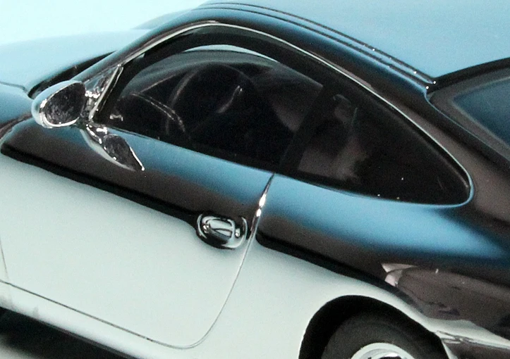 Schuco Porsche 911 Carrera Coupé (996/1) (1997) "Chromeline" 5 Schuco Porsche 911 Carrera Coupé (996/1) (1997) "Chromeline" – Bild 5