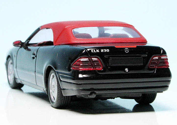 Schuco Mercedes Benz CLK-Klasse Elegance Cabriolet (A208) (1998) 6 Schuco Mercedes Benz CLK-Klasse Elegance Cabriolet (A208) (1998) – Bild 6