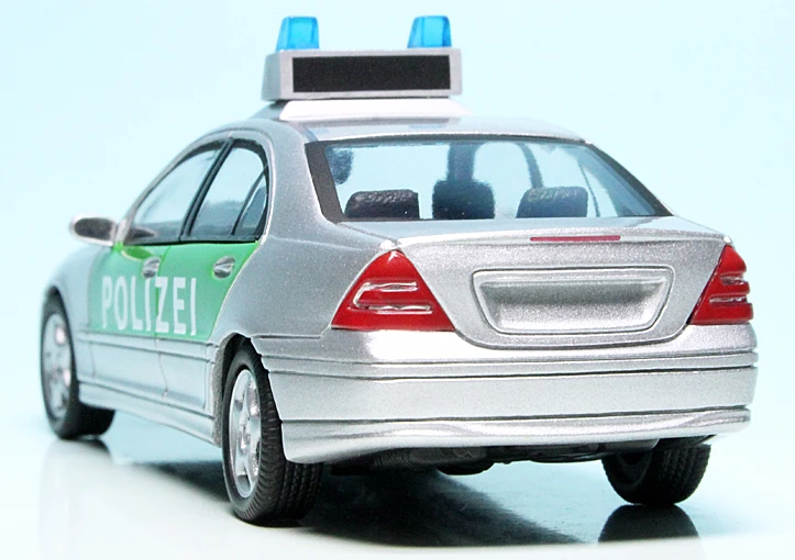 Schuco Mercedes Benz C-Klasse Avantgarde Limousine (W203) (2000) "Polizei" 6 Schuco Mercedes Benz C-Klasse Avantgarde Limousine (W203) (2000) "Polizei" – Bild 6