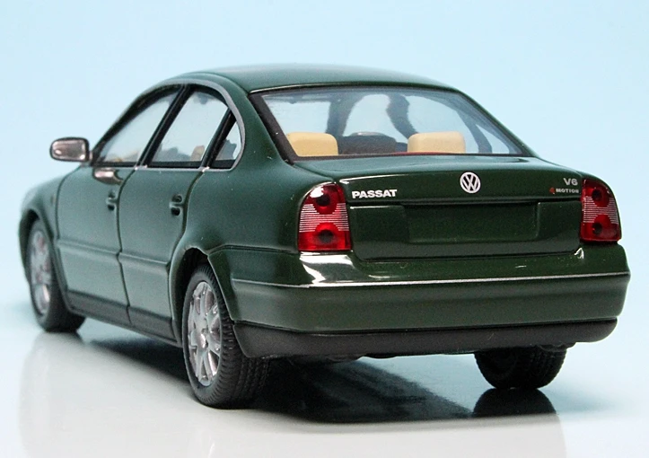 Schuco VW Passat Limousine (2000) 6 Schuco VW Passat Limousine (2000) – Bild 6