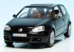 Schuco VW Golf V (2003) -Schuco 004681 Schuco VW Golf V 2003 z3