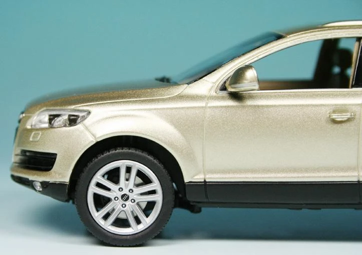 Schuco Audi Q7 4.2 FSI (2005) 4 Schuco Audi Q7 4.2 FSI (2005) – Bild 4