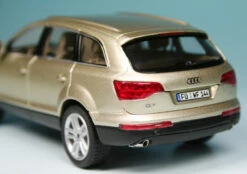 Schuco Audi Q7 4.2 FSI (2005) 11 Schuco Audi Q7 4.2 FSI (2005) -Schuco 004754 Schuco Audi Q7 4 2 FSI 2005 z5