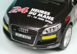 Schuco Audi Q7 4.2 FSI (2005) "Medical Car 24h Le Mans 2006" -Schuco 004755 Schuco Audi Q7 4 2 FSI 2005 Medical Car 24h Le Mans 2006 z3