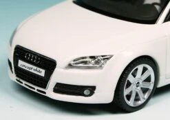 Schuco Audi TT Roadster (2007) "Concept White" -Schuco 004783 Schuco Audi TT Roadster 2007 Concept White z3
