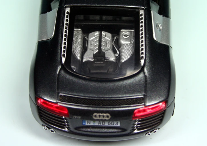 Schuco Audi R8 4.2 FSI V8 Quattro Coupé (2006) 6 Schuco Audi R8 4.2 FSI V8 Quattro Coupé (2006) – Bild 6