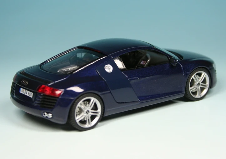 Schuco Audi R8 4.2 FSI V8 Quattro Coupé (2006) 2 Schuco Audi R8 4.2 FSI V8 Quattro Coupé (2006) – Bild 2