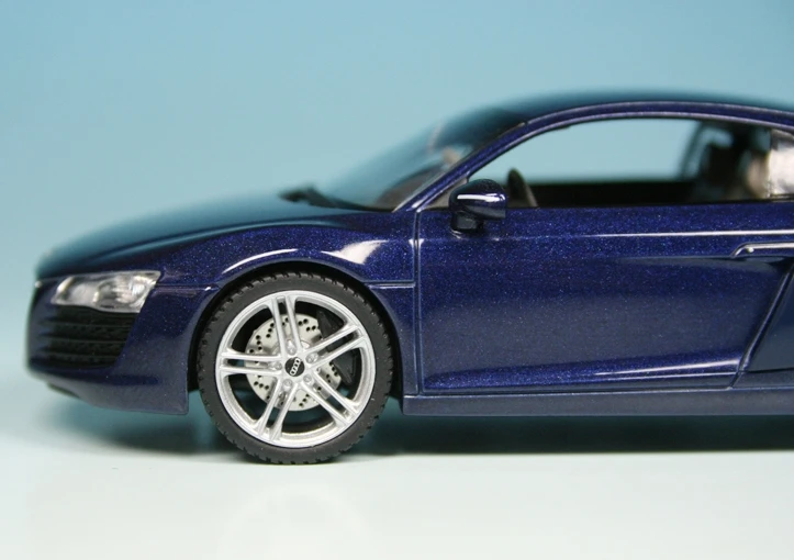 Schuco Audi R8 4.2 FSI V8 Quattro Coupé (2006) 4 Schuco Audi R8 4.2 FSI V8 Quattro Coupé (2006) – Bild 4