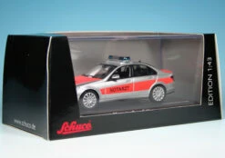 Schuco Mercedes Benz C-Klasse Elegance Limousine (W204) (2007) "Notarzt" -Schuco 004923 Schuco Mercedes Benz C Klasse Elegance Limousine W204 2007 Notarzt z7