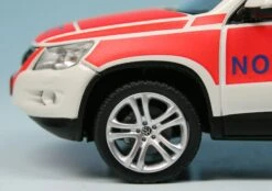 Schuco VW Tiguan Track & Field (2007) "Notarzt" -Schuco 004985 Schuco VW Tiguan Track amp Field 2007 Notarzt z4