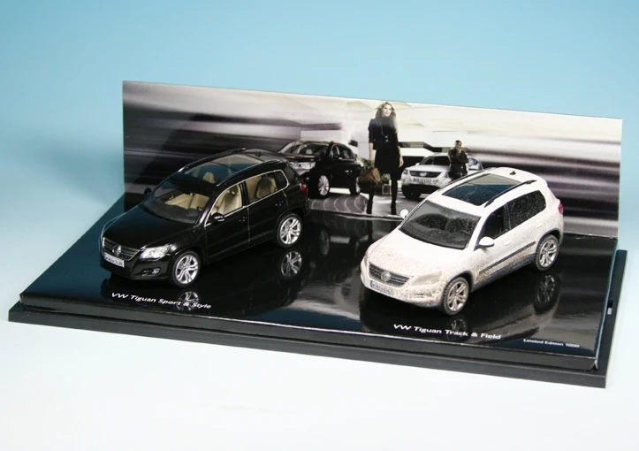 Schuco VW Tiguan Set "Wild - Wenn Sie Ihn Lassen" 1 Schuco VW Tiguan Set "Wild - Wenn Sie Ihn Lassen"