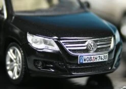 Schuco VW Tiguan Set "Wild - Wenn Sie Ihn Lassen" 9 Schuco VW Tiguan Set "Wild - Wenn Sie Ihn Lassen" -Schuco 004989 Schuco VW Tiguan Set Wild Wenn Sie ihn lassen z3