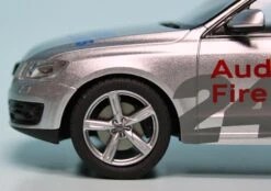 Schuco Audi Q5 3.0 TDI (2008) "Fire Safety 24h Le Mans 2010" -Schuco 007235 Schuco Audi Q5 3 0 TDI 2008 Fire Safety 24h Le Mans 2010 z4