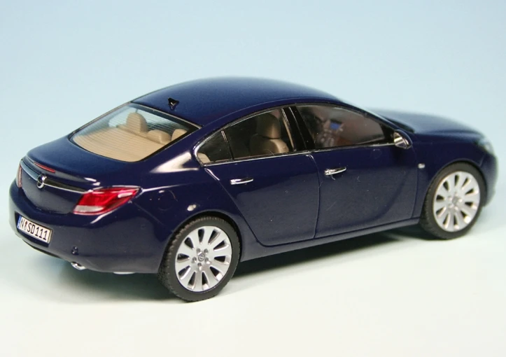 Schuco Opel Insignia Limousine (2008) 2 Schuco Opel Insignia Limousine (2008) – Bild 2