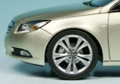 Schuco Opel Insignia Fliessheck (2008) -Schuco 007266 Schuco Opel Insignia Fliessheck 2008 z4