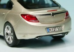 Schuco Opel Insignia Fliessheck (2008) -Schuco 007266 Schuco Opel Insignia Fliessheck 2008 z6