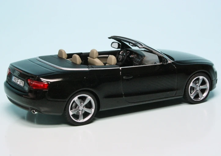 Schuco Audi A5 3.0 TDI Quattro Cabriolet (2009) 2 Schuco Audi A5 3.0 TDI Quattro Cabriolet (2009) – Bild 2
