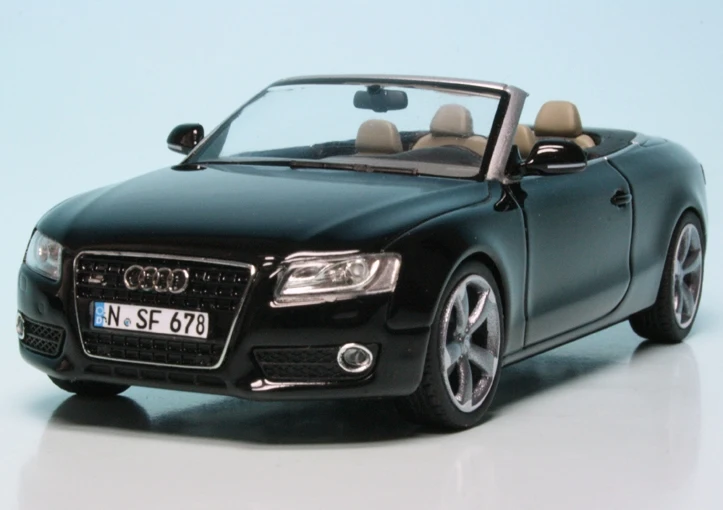 Schuco Audi A5 3.0 TDI Quattro Cabriolet (2009) 3 Schuco Audi A5 3.0 TDI Quattro Cabriolet (2009) – Bild 3