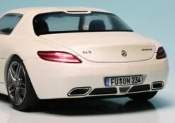 Schuco Mercedes Benz SLS AMG Coupé (C197) (2009) -Schuco 007411 Schuco Mercedes Benz SLS AMG Coup C197 2009 z6